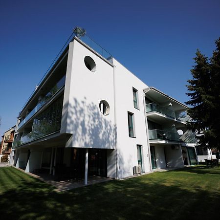 Villa Bauhaus Wellness Apartman شيوفوك المظهر الخارجي الصورة